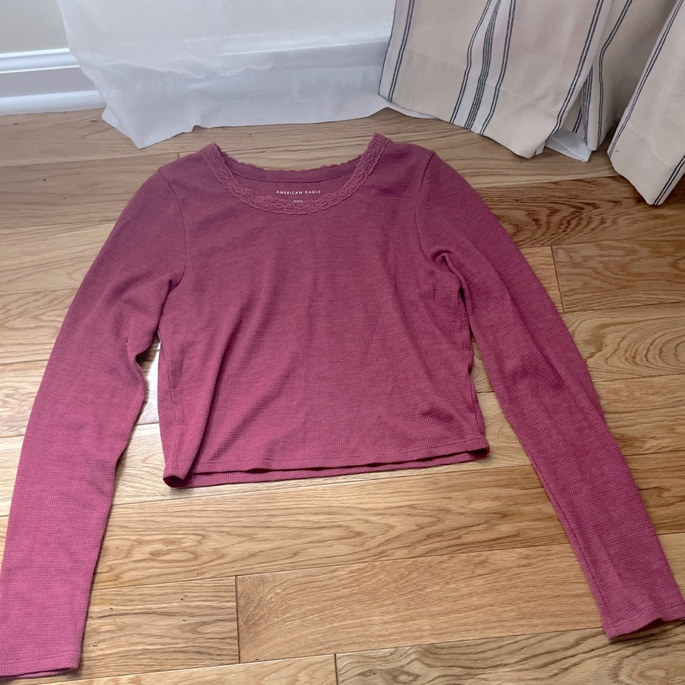 American Eagle cropped waffle tshirt with embroidered collar womens size MEDIUM